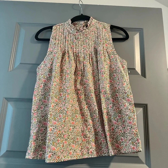 J. Crew Pintuck Cotton Poplin Top in Scattered Blooms
Sz XS - Picture 5 of 6